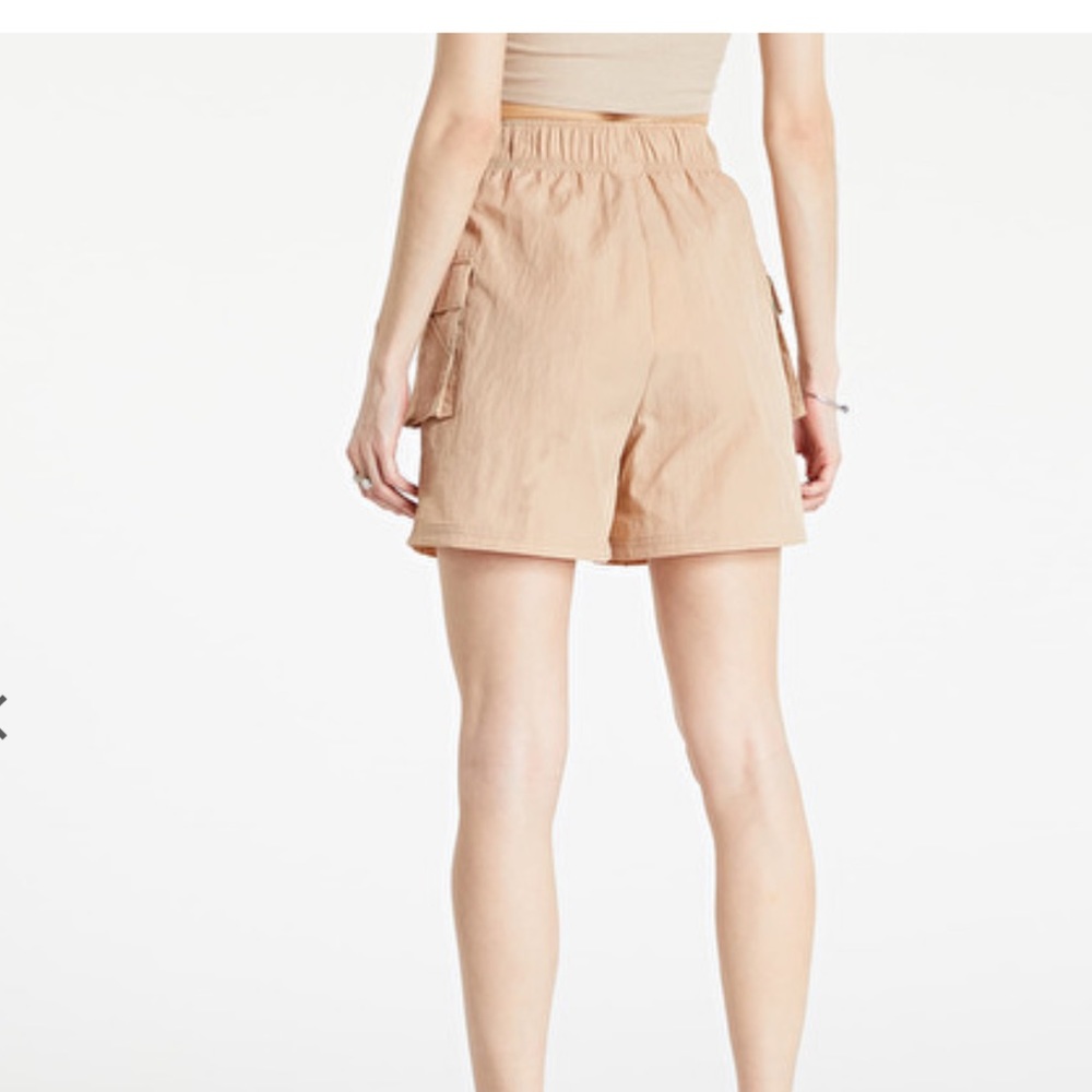 SHORTS NIKE SPORTSWEAR ESSENTIAL WOMEN'S WOVEN HIGH-RISE SHORTS - Picture 3 of 12